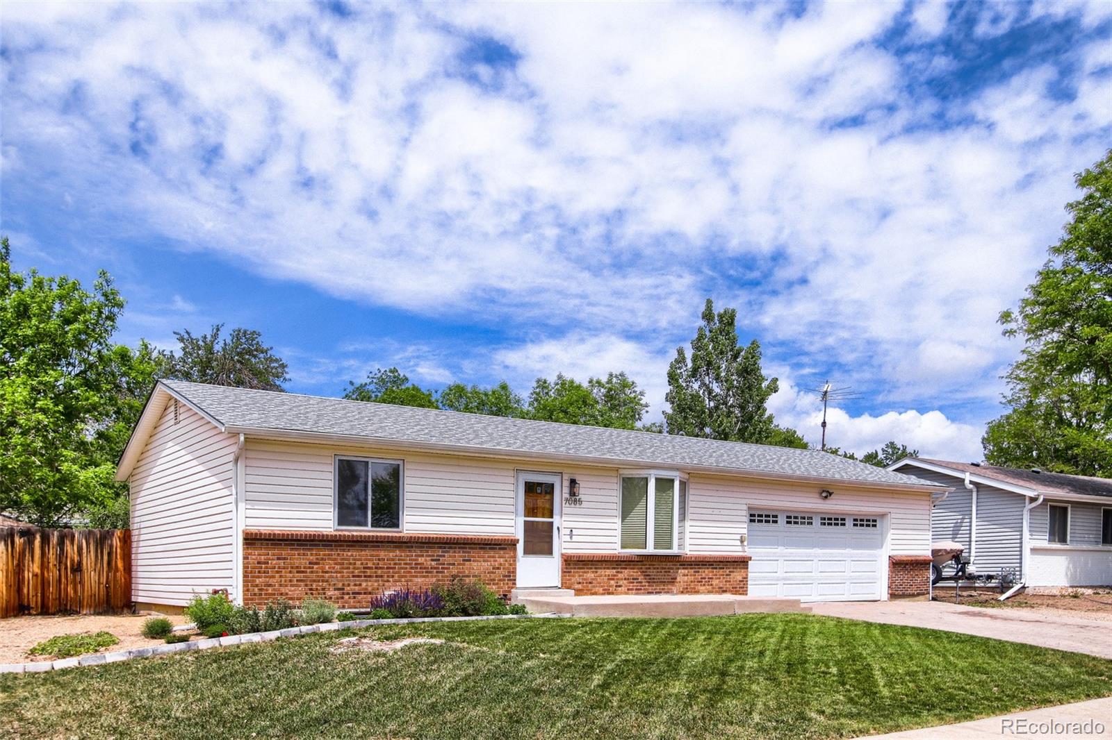 Woodland Valley Arvada Home | MLS #: 75148817085  Welch Court, Arvada Beds: 3 Baths: 2 Price: $549,900