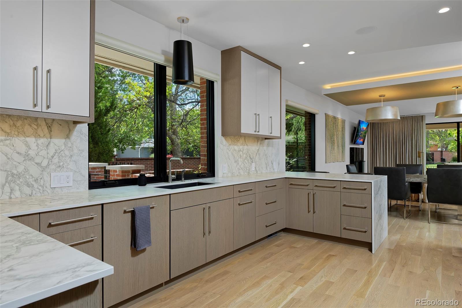 2800 s university boulevard, Denver sold home. Closed on 2026-07-28 for $1,948,000.