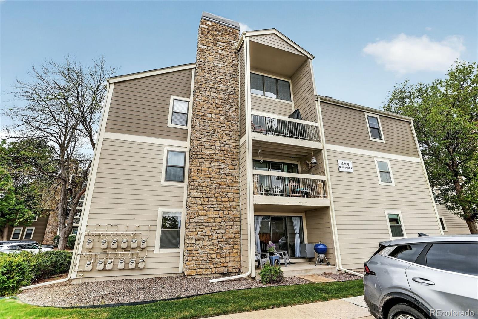  Littleton Condo / Townhome | MLS #: 99298084866 S Dudley Street 2-1, Littleton Beds: 1 Baths: 1 Price: $225,000