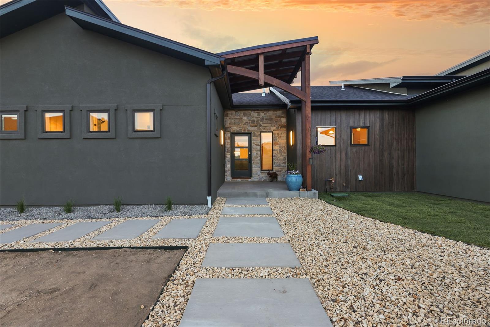  Monument Home | MLS #: 728216920408  Royal Troon Drive, Monument Beds: 6 Baths: 5 Price: $1,495,000