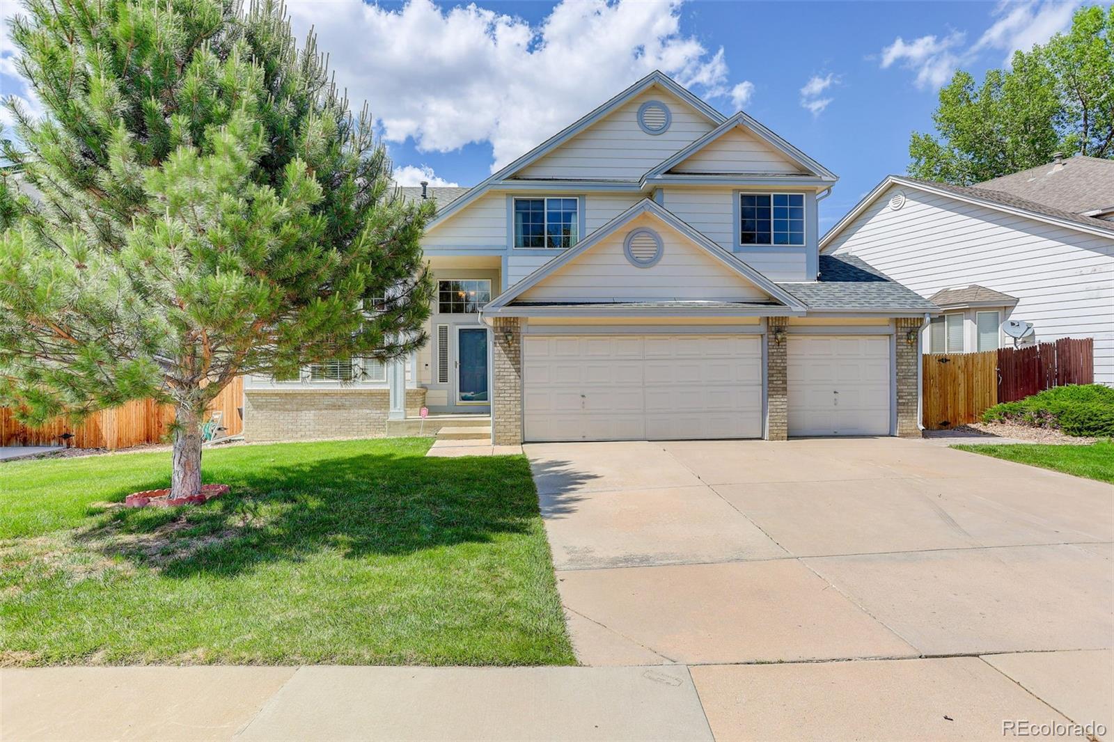 Seven Hills Aurora Home | MLS #: 817117519275 E Brown Place, Aurora Beds: 4 Baths: 3 Price: $599,000