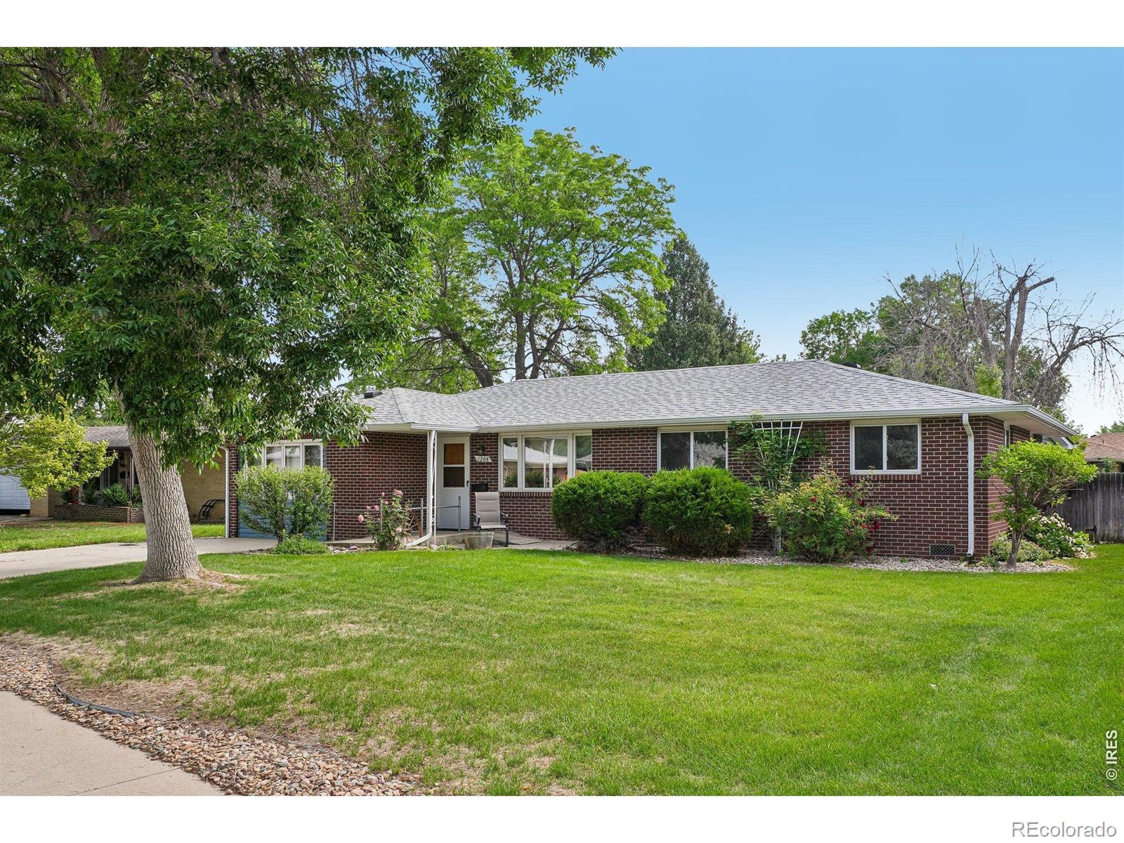 1208  vivian street, Longmont sold home. Closed on 2026-08-04 for $515,000.