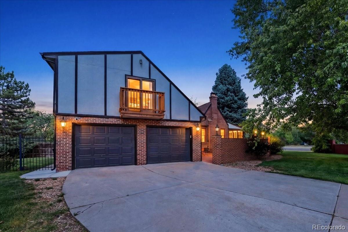  Denver Home | MLS #: 9660126301 S Poplar Street, Denver Beds: 5 Baths: 3 Price: $825,000