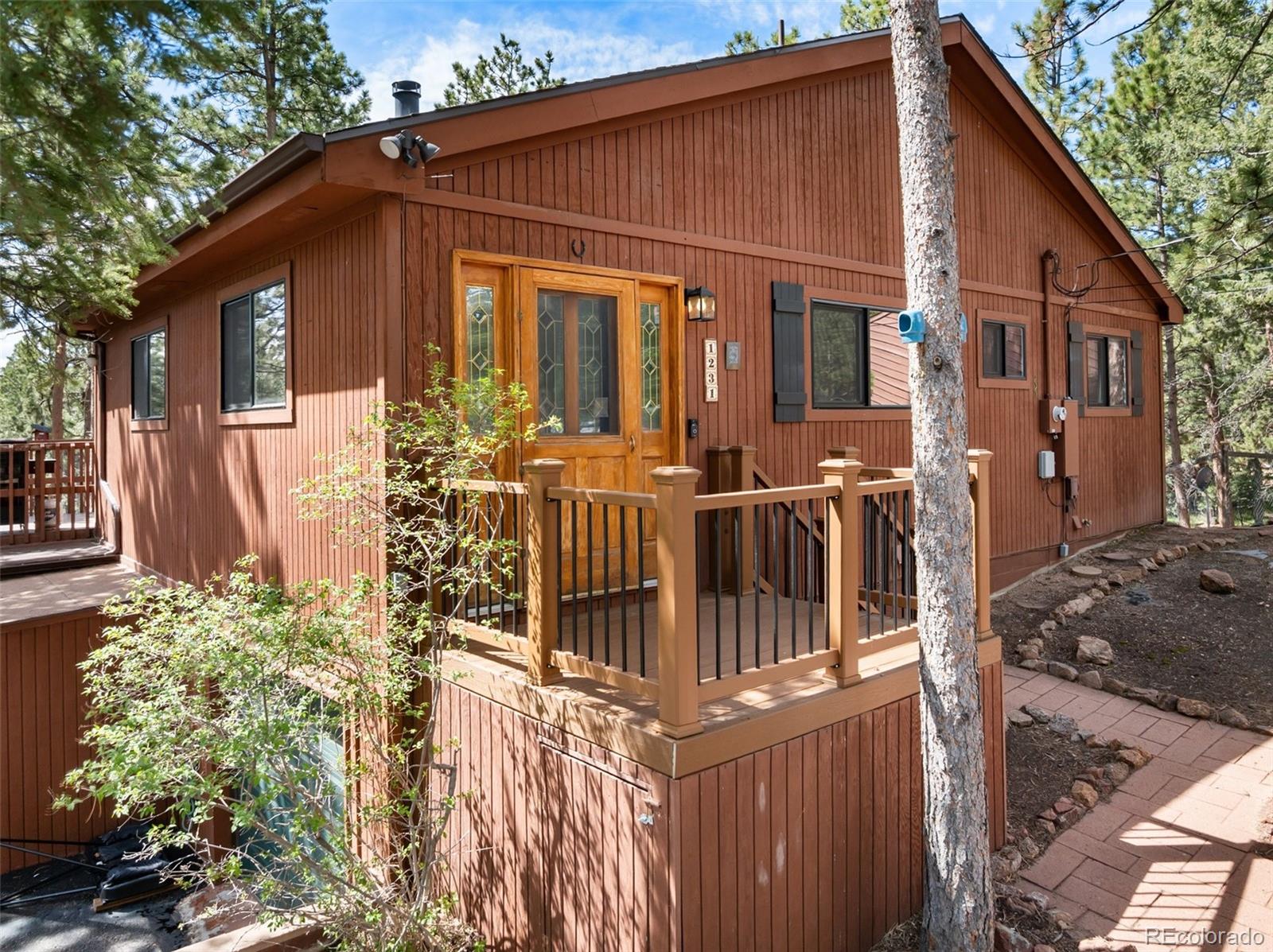  Woodland Park Home | MLS #: 47875781231 W Midland Avenue, Woodland Park Beds: 3 Baths: 3 Price: $499,000