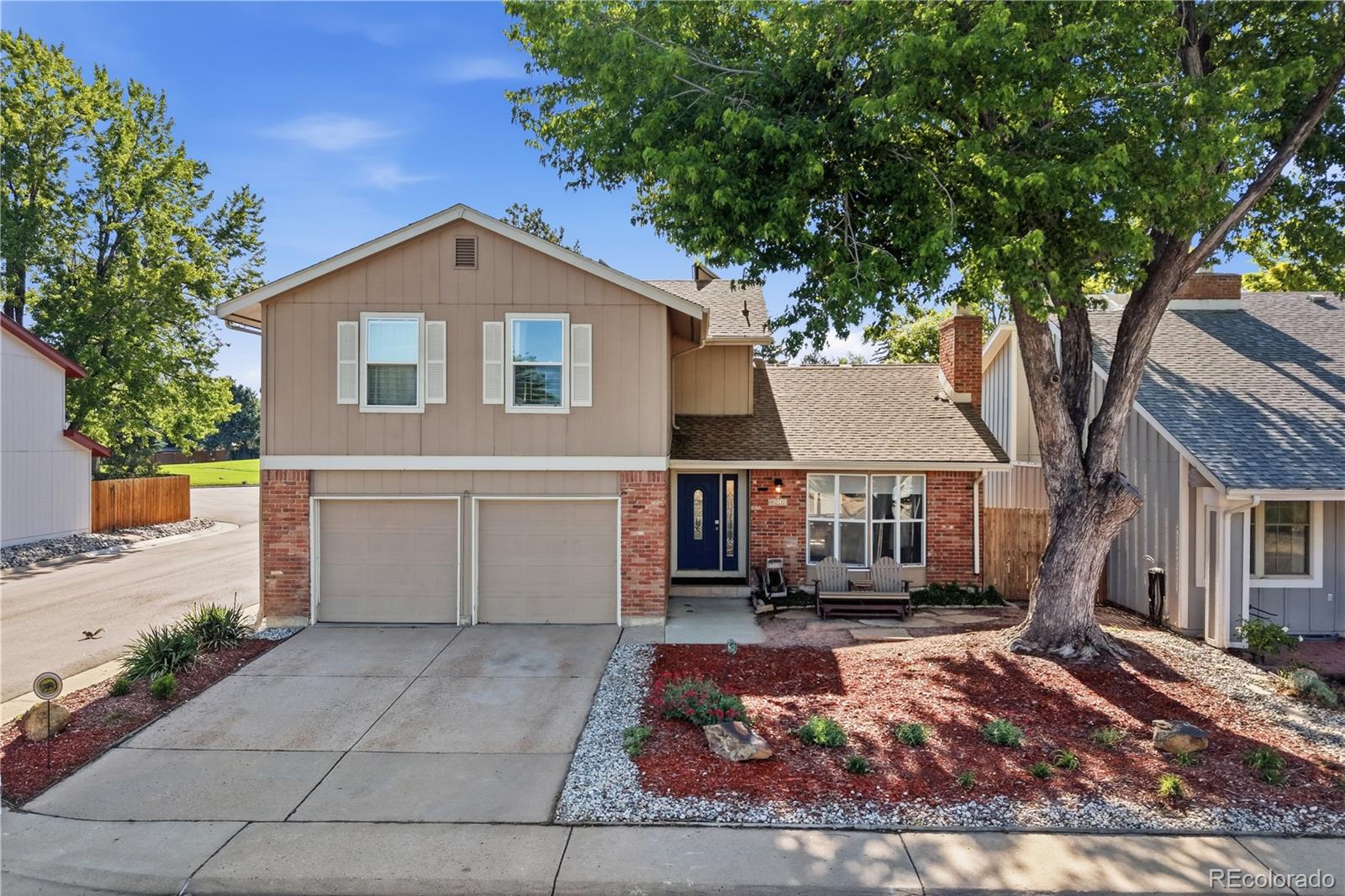  Aurora Home | MLS #: 447127712401 E Amherst Circle, Aurora Beds: 5 Baths: 3 Price: $550,000