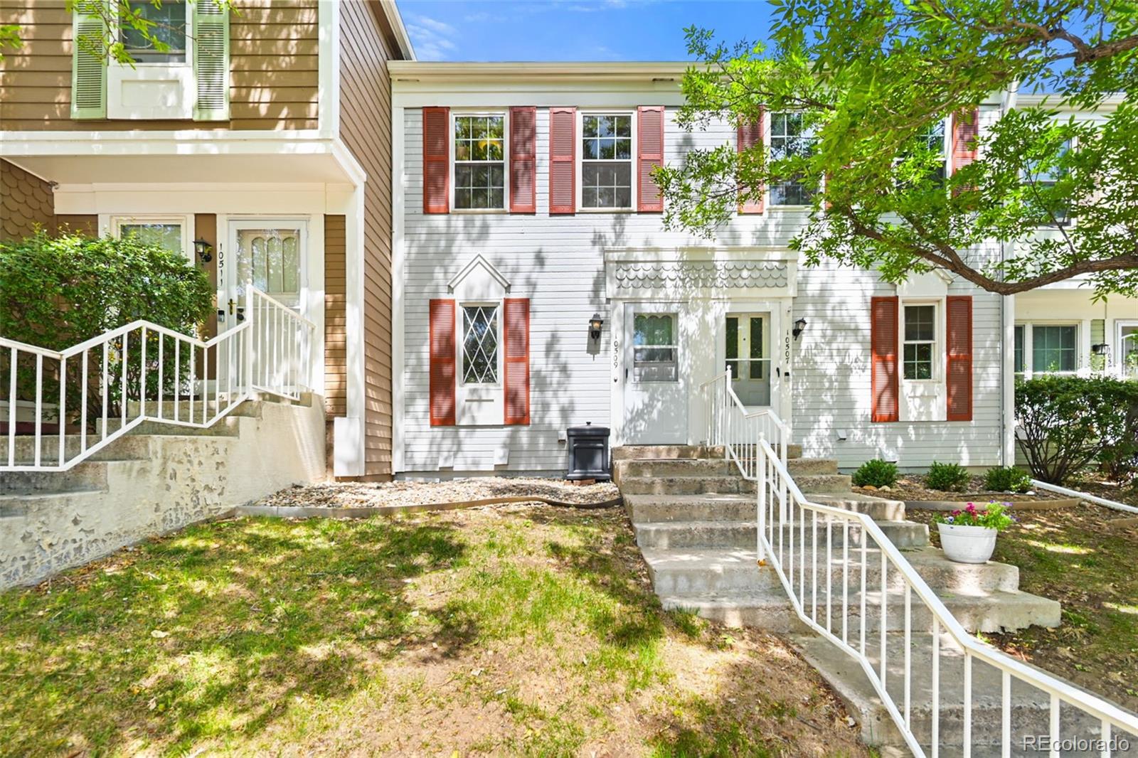  Lakewood Condo / Townhome | MLS #: 420545610509 W Dartmouth Avenue , Lakewood Beds: 2 Baths: 2 Price: $295,000