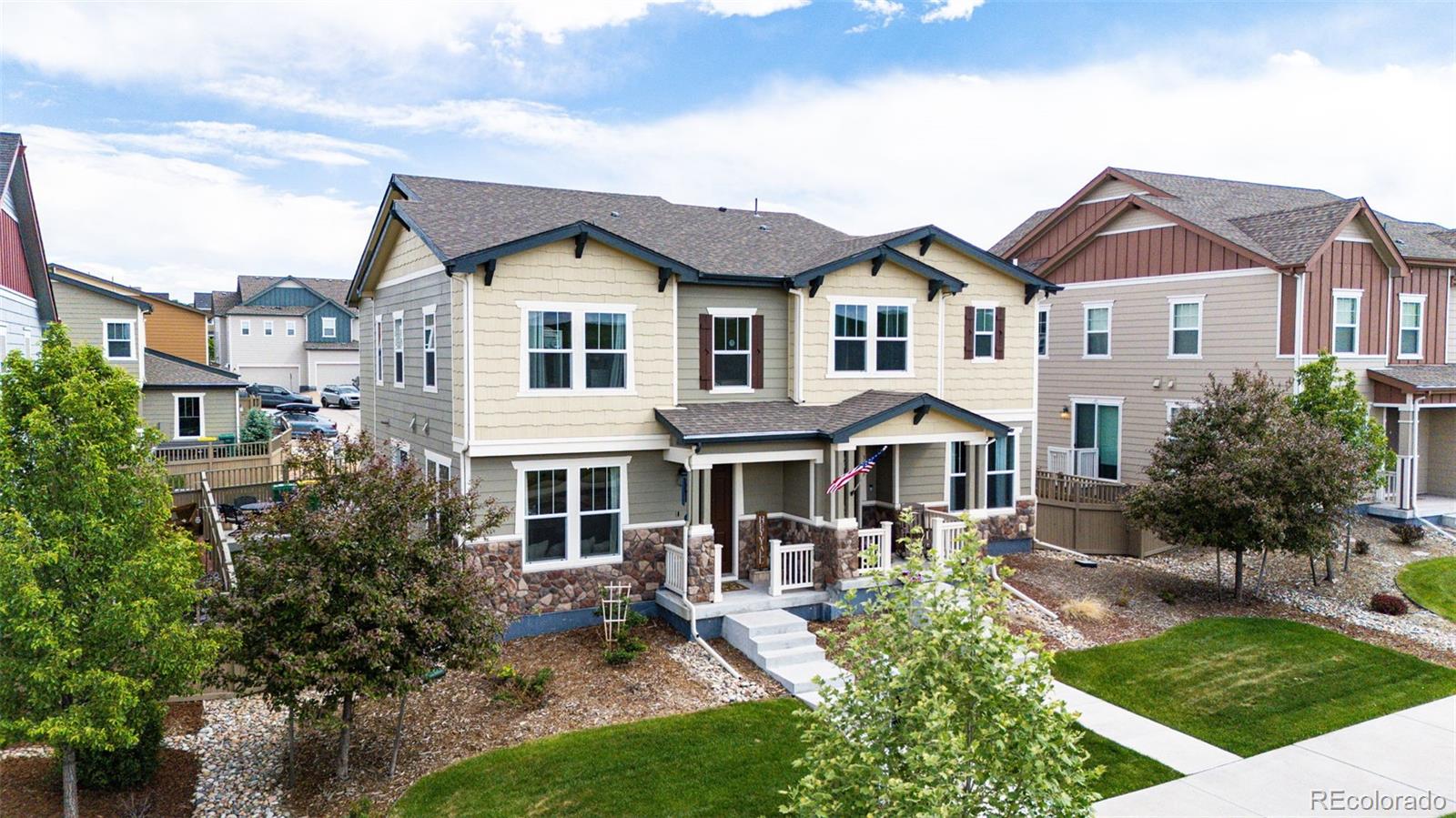  Castle Rock Home | MLS #: 37441513450 N Meadows Drive, Castle Rock Beds: 3 Baths: 3 Price: $537,500