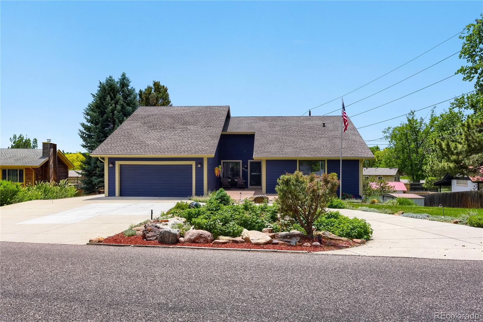  Littleton Home | MLS #: 25187078340 W Massey Drive, Littleton Beds: 5 Baths: 3 Price: $795,000