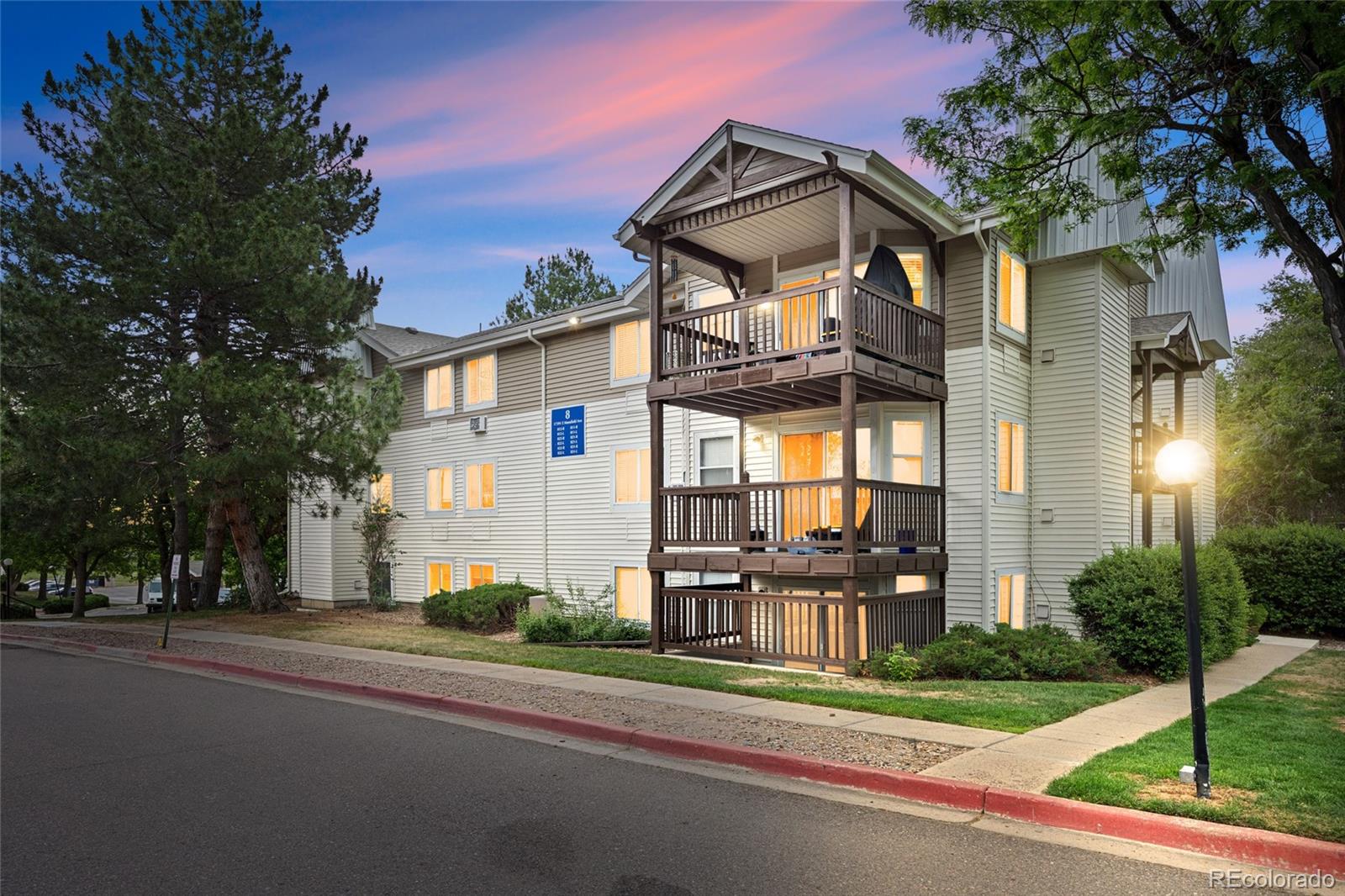 Victoria Crossing Aurora Condo / Townhome | MLS #: 486123617391 E Mansfield Avenue 821R, Aurora Beds: 1 Baths: 1 Price: $180,000