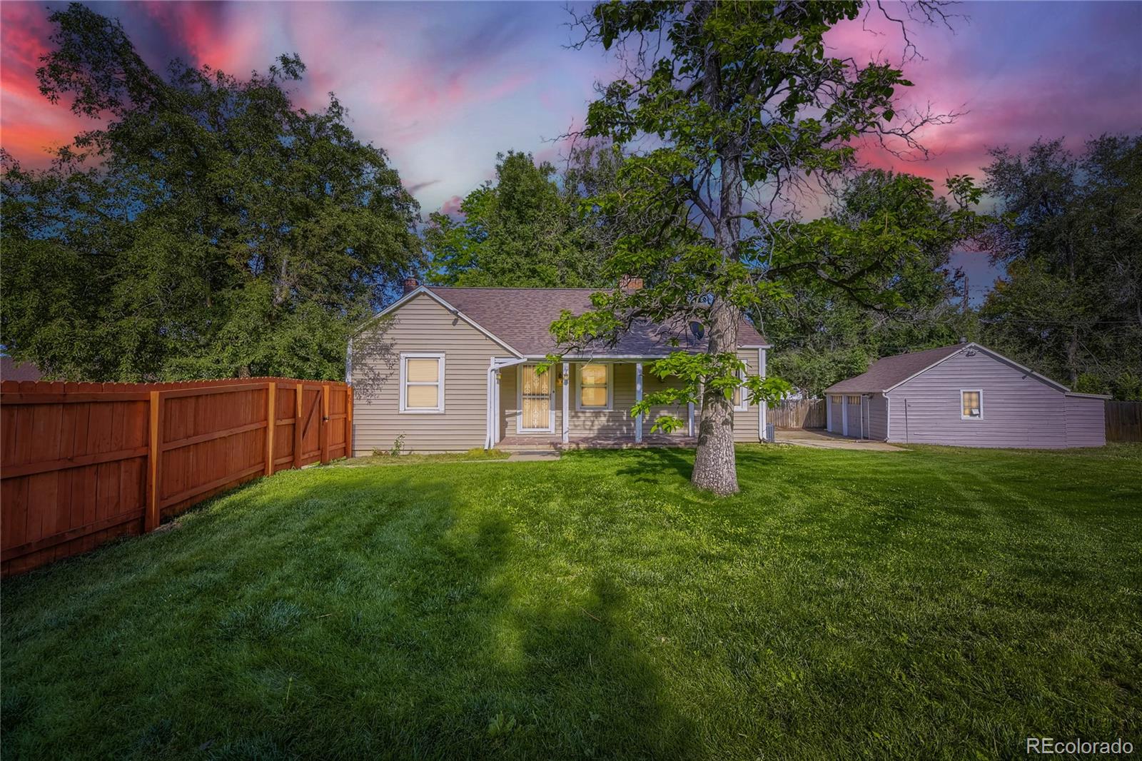  Lakewood Home | MLS #: 18422587050 W 5th Avenue, Lakewood Beds: 2 Baths: 1 Price: $529,900