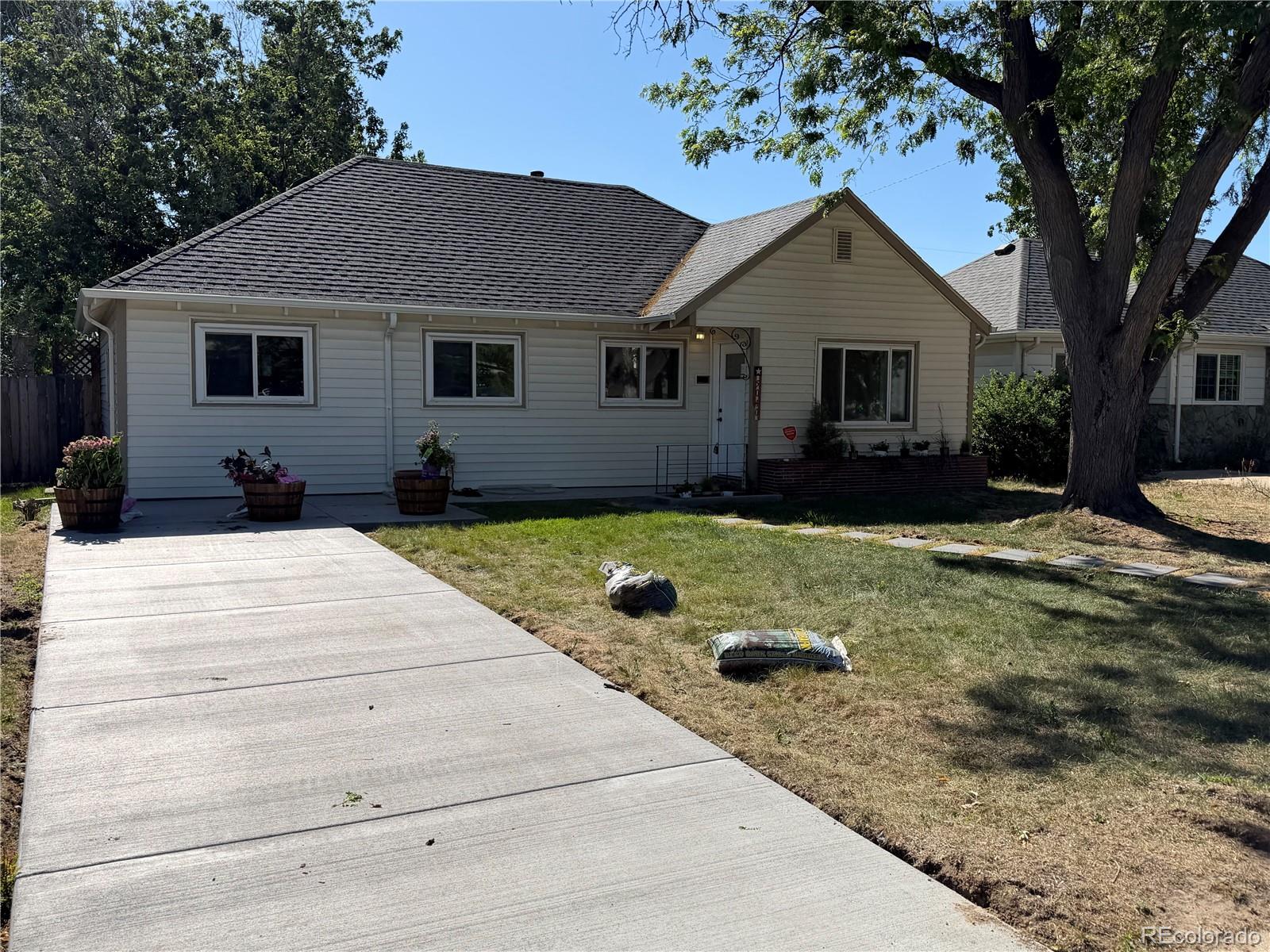  Denver Home | MLS #: 22157525040  Elm Court, Denver Beds: 3 Baths: 2 Price: $535,000
