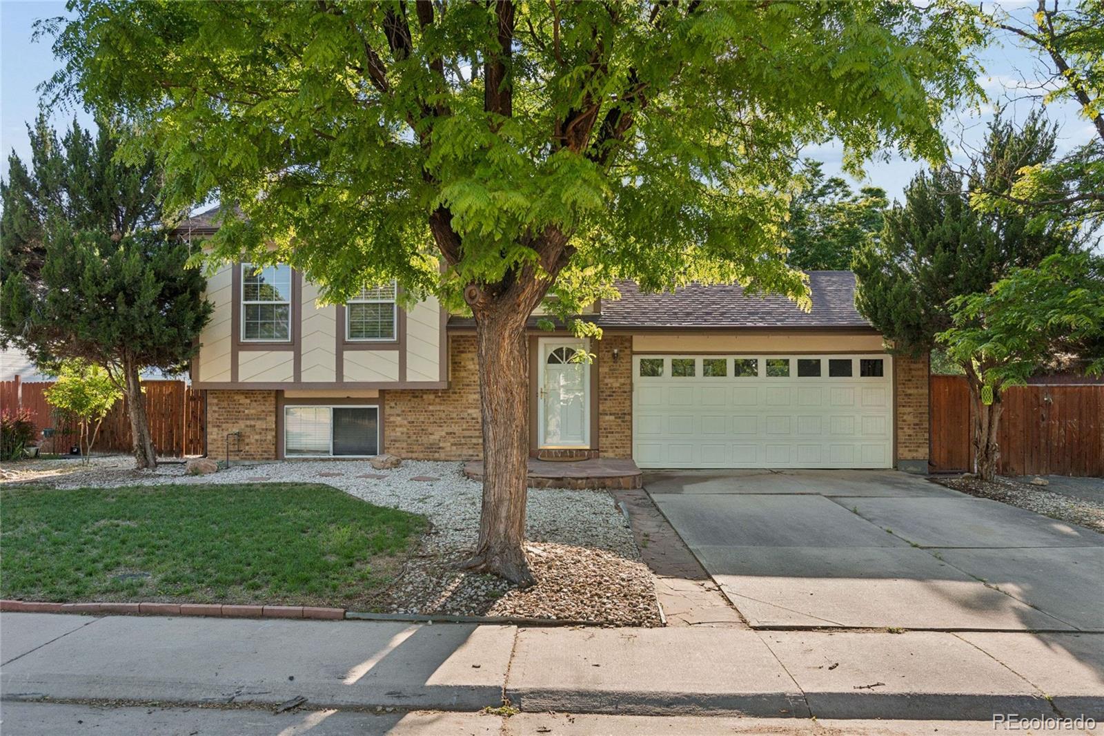 Queensborough Aurora Home | MLS #: 4740004993 S Oakland Court, Aurora Beds: 3 Baths: 2 Price: $429,000