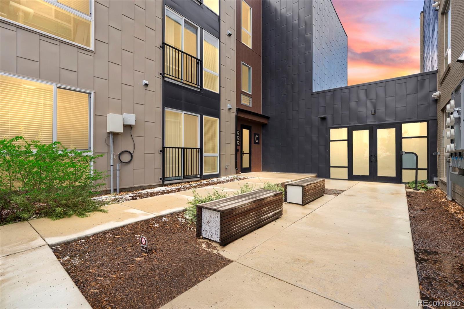 Central Park Denver Condo / Townhome | MLS #: 97259128475 E 36th Avenue 109, Denver Beds: 1 Baths: 1 Price: $168,393
