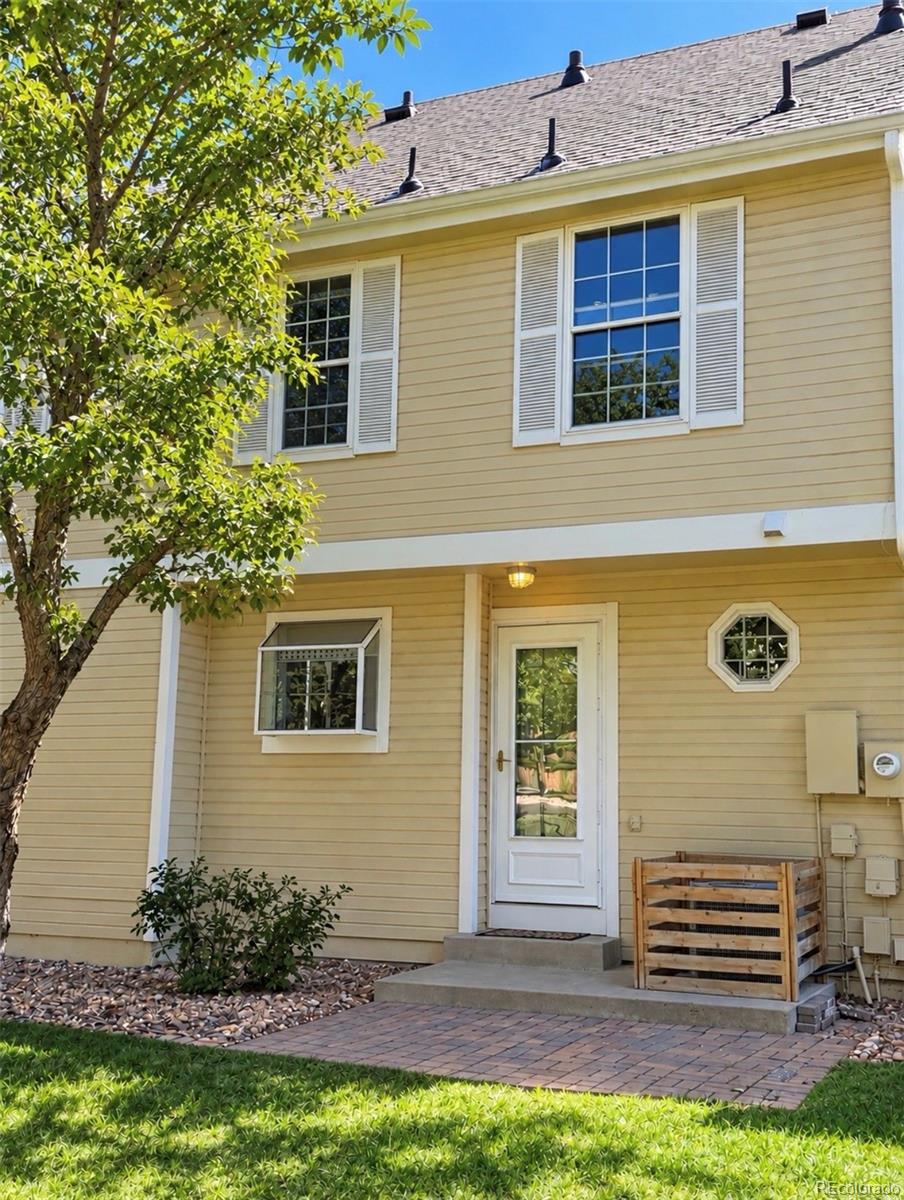  Aurora Condo / Townhome | MLS #: 36403584049 S Richfield Way , Aurora Beds: 2 Baths: 3 Price: $320,000