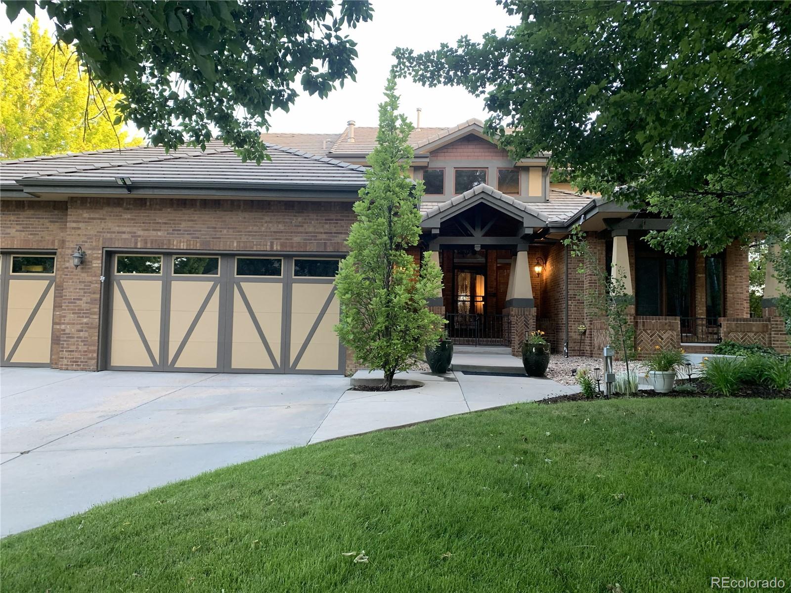  Littleton Home | MLS #: 26835704794 W Hinsdale Court, Littleton Beds: 5 Baths: 5 Price: $1,274,999