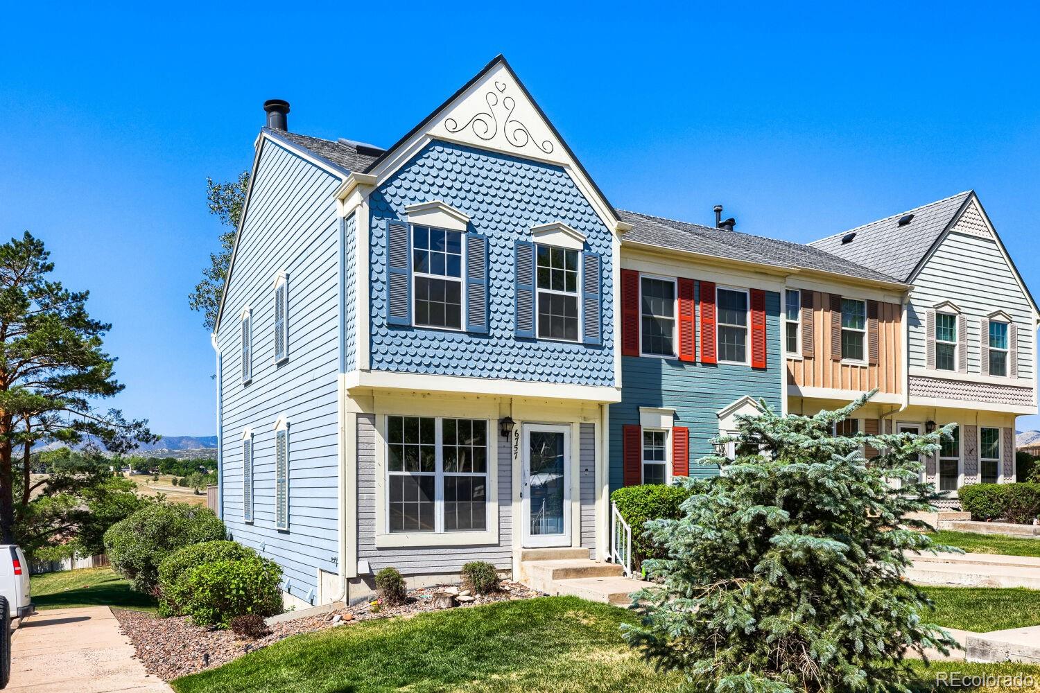  Littleton Home | MLS #: 25760586757 S Independence Street, Littleton Beds: 3 Baths: 3 Price: $389,000