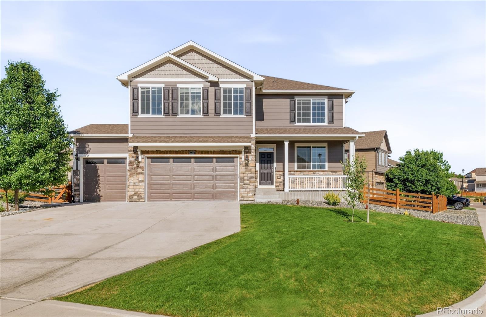  Aurora Home | MLS #: 25302994482 S Ukraine Court, Aurora Beds: 5 Baths: 3 Price: $700,000