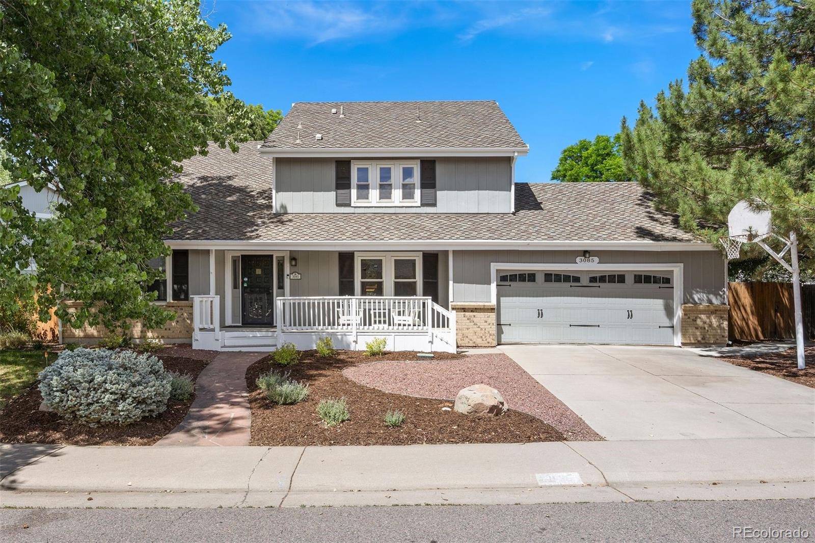  Centennial Home | MLS #: 29422093085 E Hinsdale Avenue, Centennial Beds: 5 Baths: 4 Price: $925,000