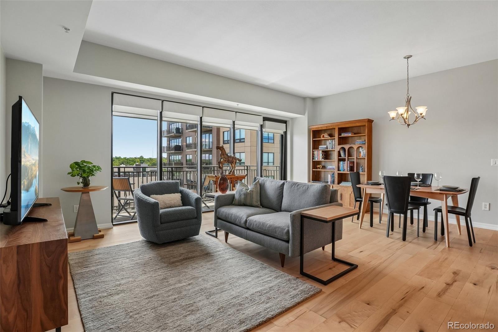 1 Denver Condo / Townhome | MLS #: 54958042990 E 17th Avenue 1003, Denver Beds: 1 Baths: 1 Price: $575,000