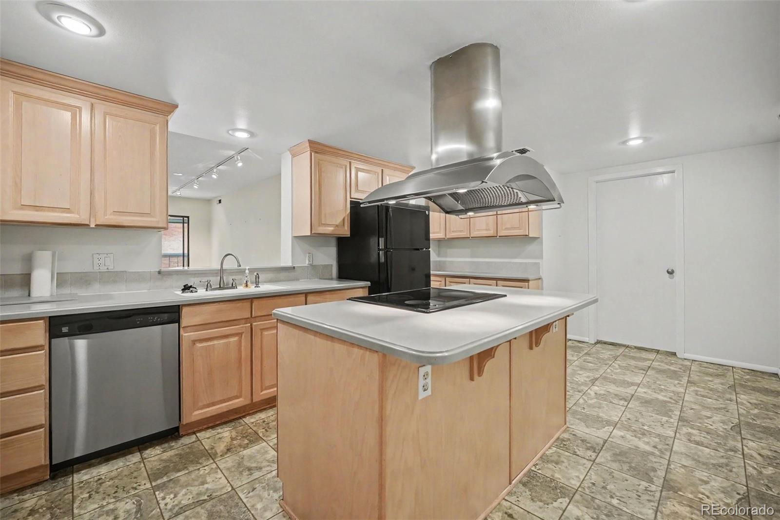 1777 larimer street, Denver sold home. Closed on 2026-08-14 for $340,000.