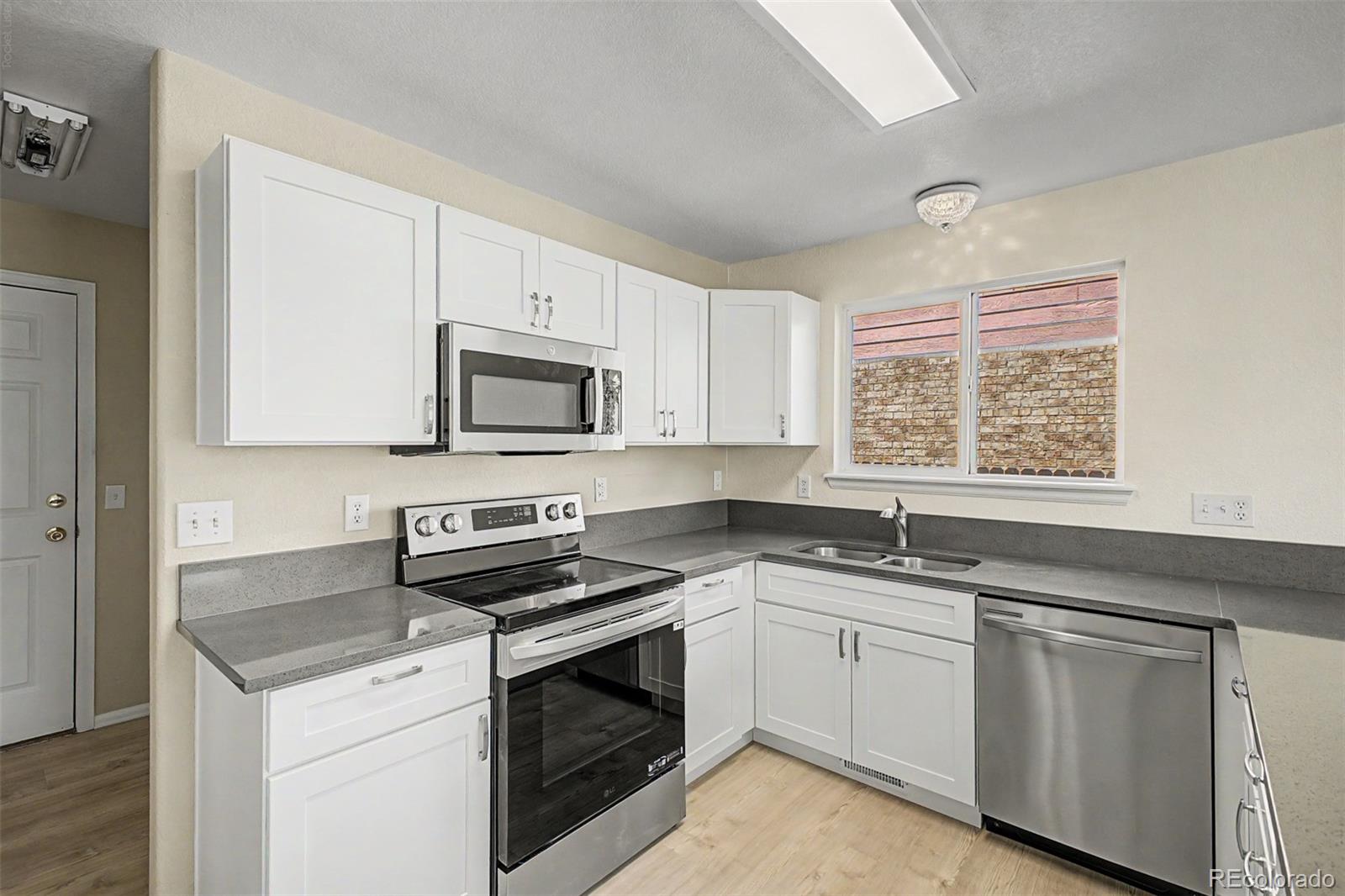 Northglenn Home | MLS #: 2236640405 W 116th Avenue, Northglenn Beds: 4 Baths: 4 Price: $489,900