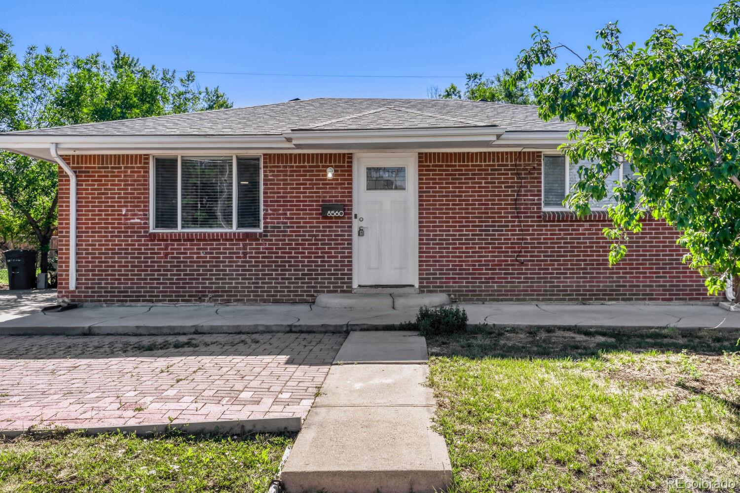 8560 essex street, Denver sold home. Closed on 2026-08-12 for $420,000.