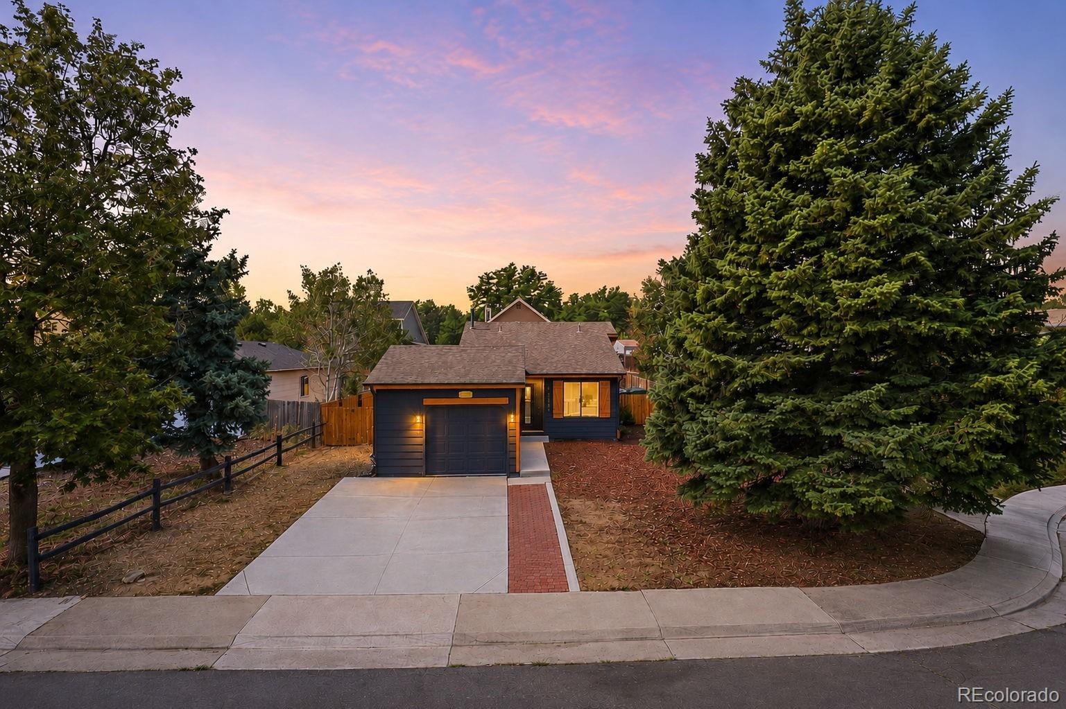  Aurora Home | MLS #: 863138517445 E Temple Drive, Aurora Beds: 3 Baths: 2 Price: $419,500