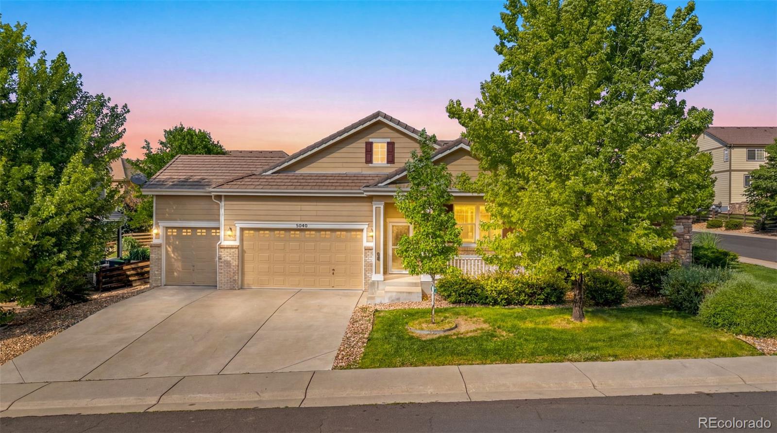  Centennial Home | MLS #: 75342595040 S Netherland Street, Centennial Beds: 4 Baths: 3 Price: $695,000