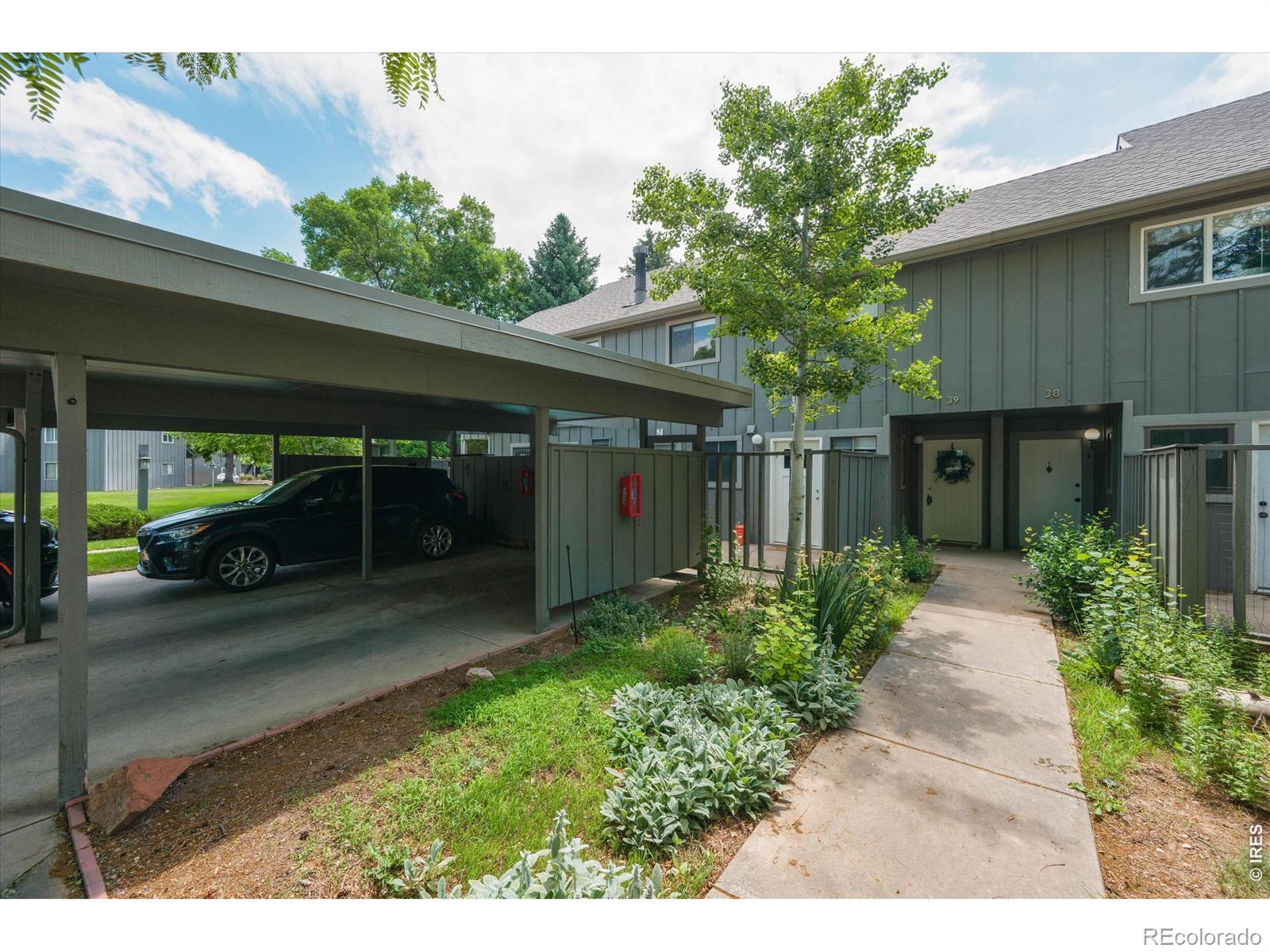 705 e drake road, Fort Collins sold home. Closed on 2026-07-28 for $304,000.