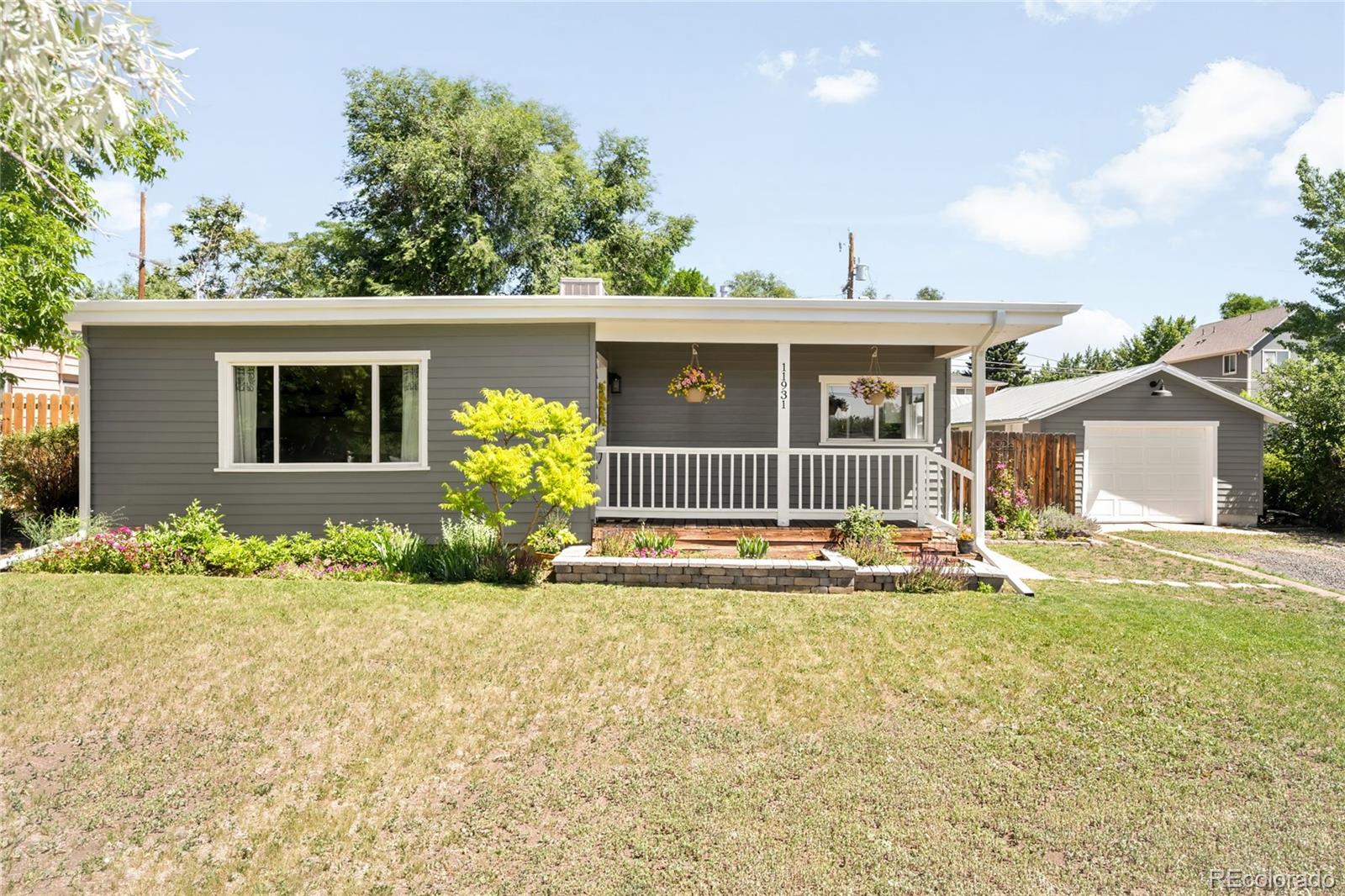 Daniels Gardens Lakewood Home | MLS #: 296466711931 W 14th Avenue, Lakewood Beds: 2 Baths: 1 Price: $475,000