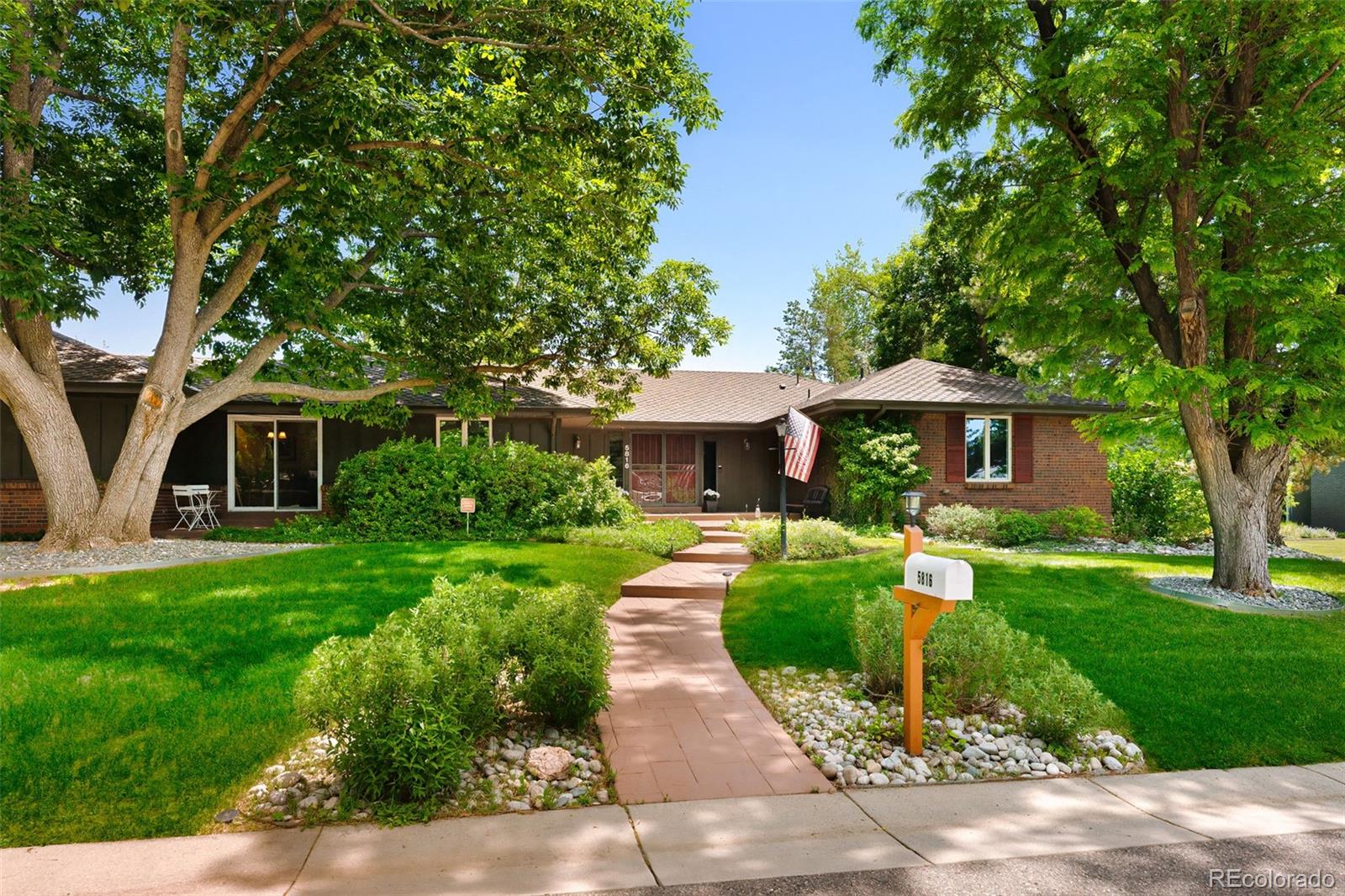  Littleton Home | MLS #: 84155505816 S Lupine Drive, Littleton Beds: 4 Baths: 4 Price: $1,399,000