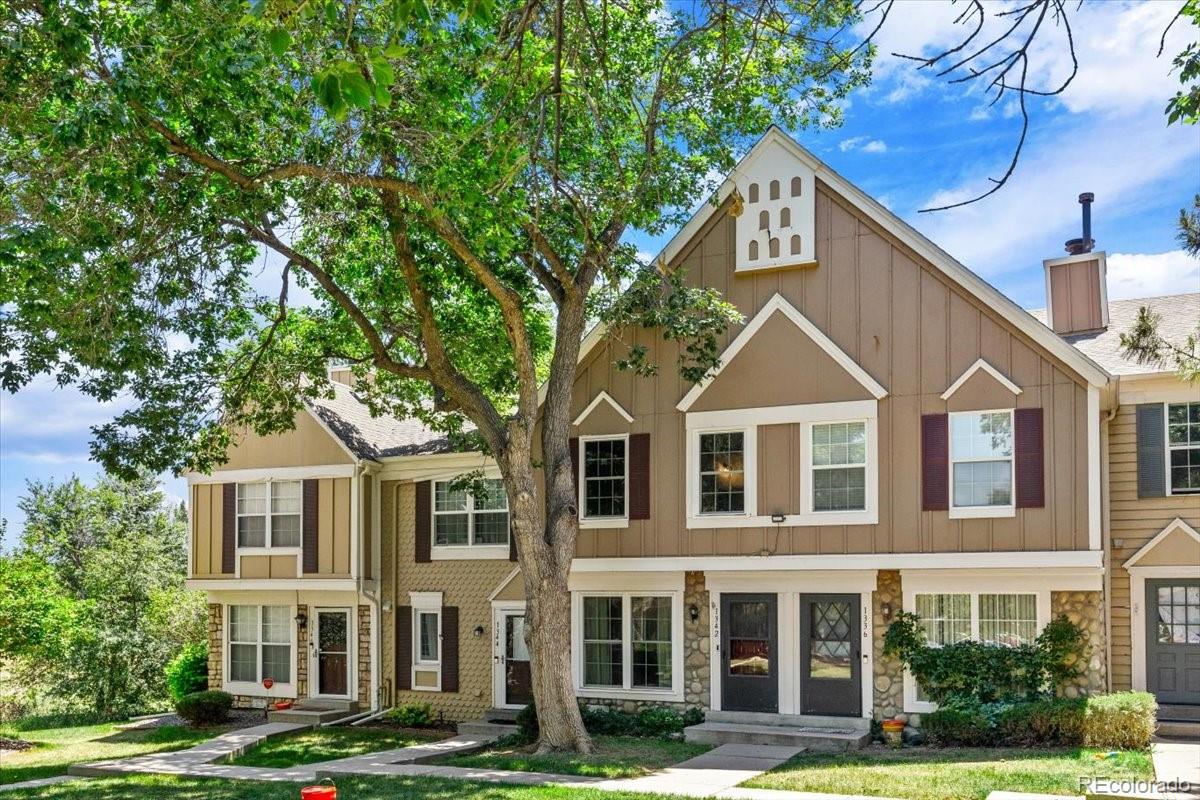  Aurora Condo / Townhome | MLS #: 48358121342 S Idalia Street , Aurora Beds: 2 Baths: 3 Price: $270,000