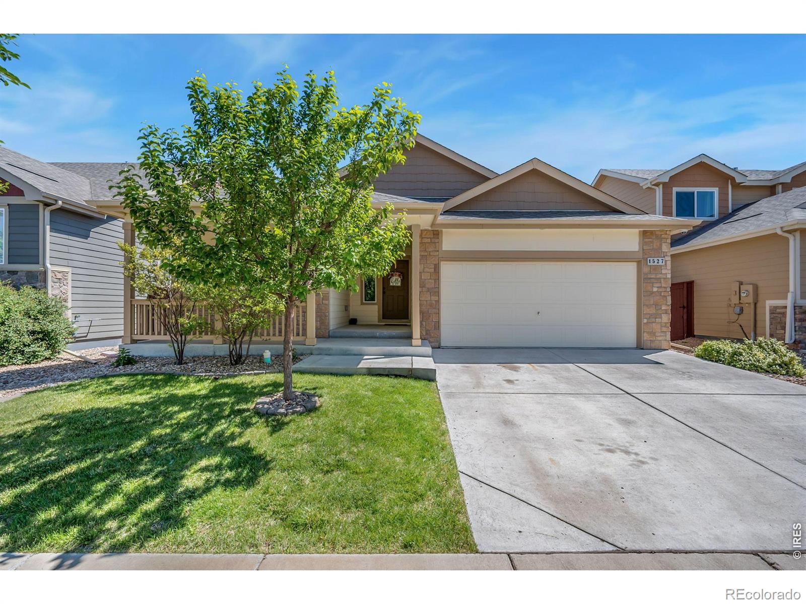 1527 new season drive, windsor sold home. Closed on 2026-07-17 for $495,000.