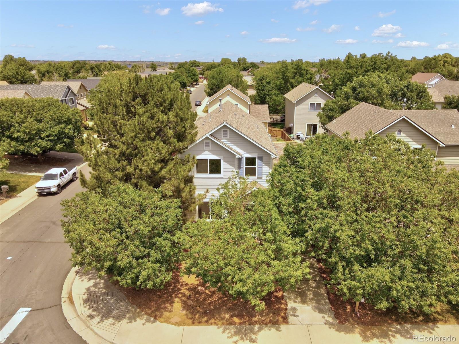  Henderson Home | MLS #: 717258511811 E 115th Drive, Henderson Beds: 3 Baths: 3 Price: $372,500