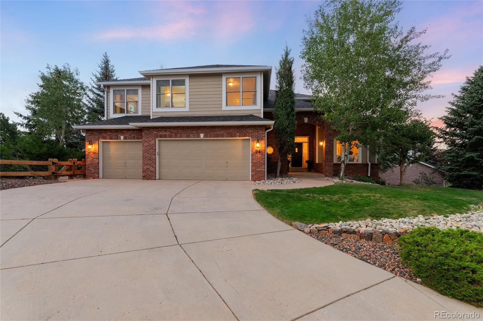 Ken Caryl Ranch Littleton Home | MLS #: 747247424  Desert Willow Lane, Littleton Beds: 4 Baths: 3 Price: $1,350,000