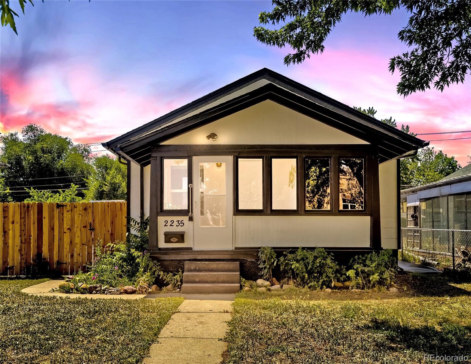 2235 eaton street, Edgewater sold home. Closed on 2026-06-30 for $690,000.