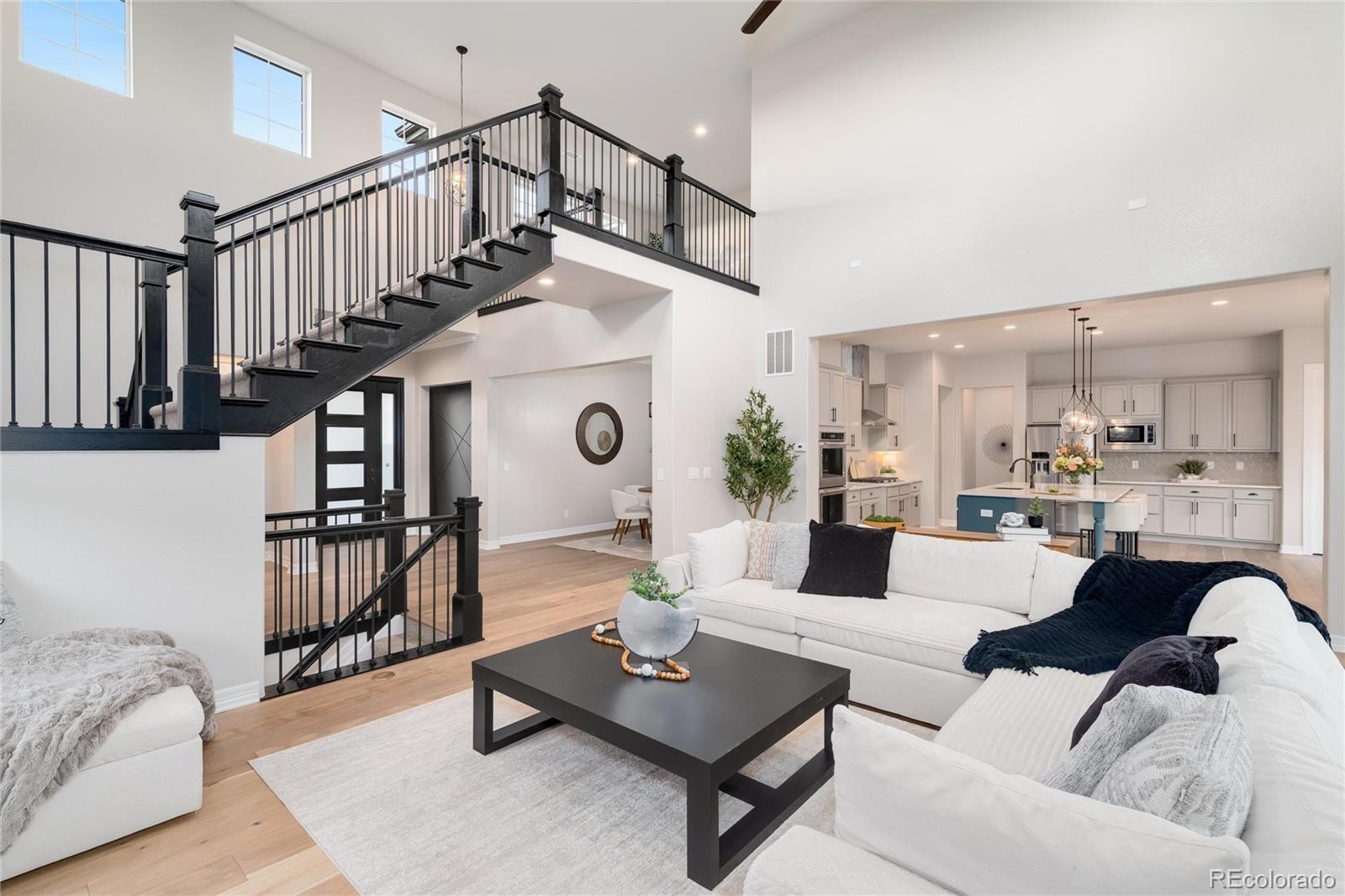  Aurora Home | MLS #: 203914827500 E Lakeview Drive, Aurora Beds: 5 Baths: 5 Price: $1,045,000