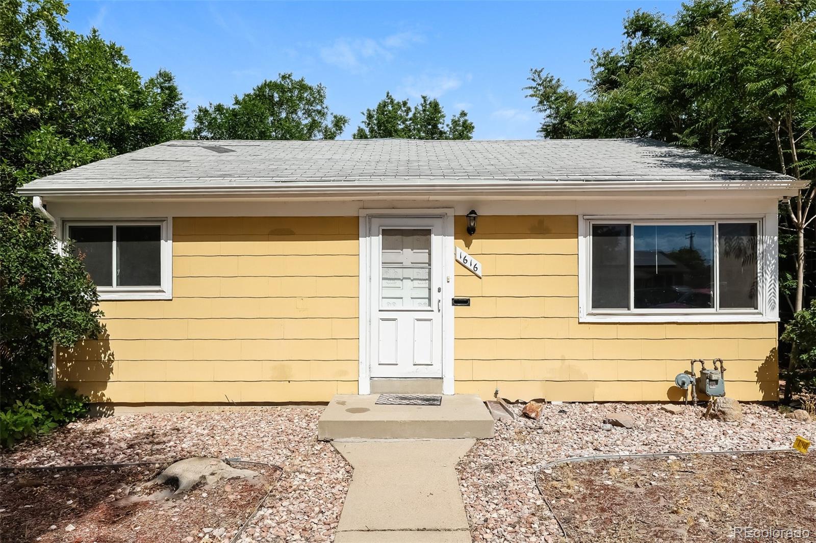  Aurora Home | MLS #: 56443931616  Newark Street, Aurora Beds: 2 Baths: 1 Price: $285,000