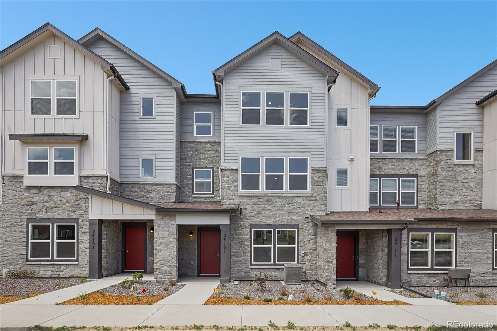 Windler Aurora Home | MLS #: 735221424161 E 54th Place, Aurora Beds: 3 Baths: 3 Price: $385,000