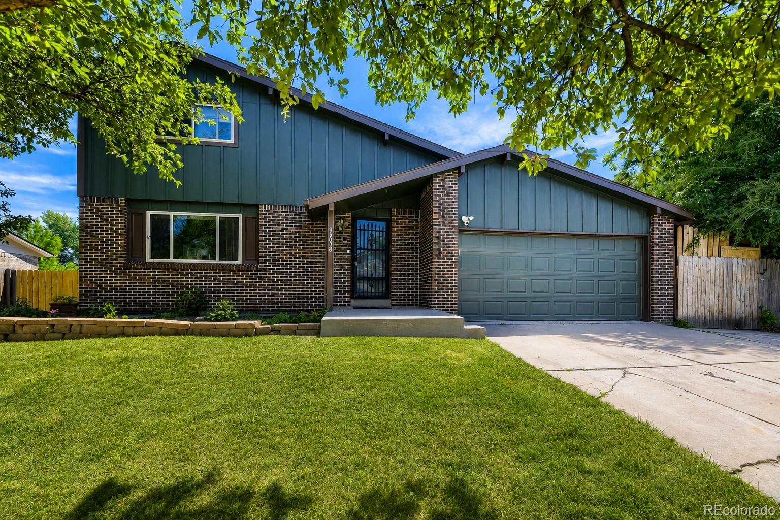  Littleton Home | MLS #: 82147639400 W Burgundy Avenue, Littleton Beds: 5 Baths: 3 Price: $525,000