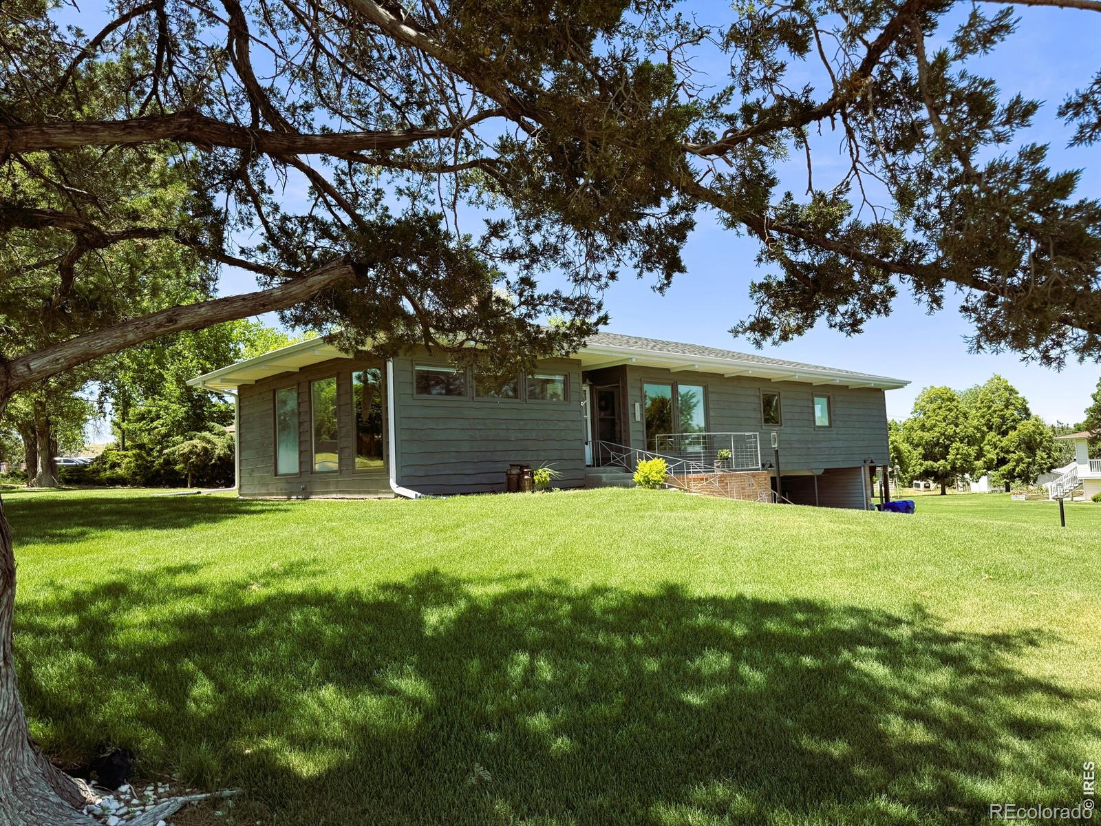 120  highland drive, Sterling sold home. Closed on 2026-09-11 for $410,000.