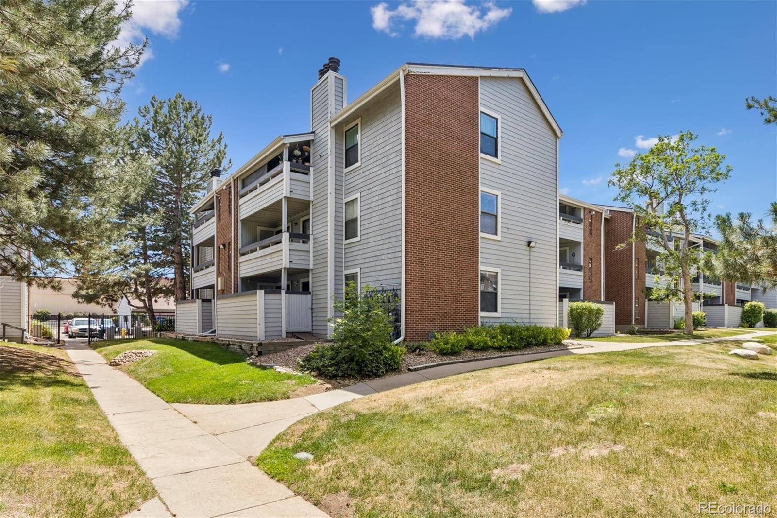 Cherry Grove East Aurora Condo / Townhome | MLS #: 265868314214 E 1st Drive A01, Aurora Beds: 2 Baths: 2 Price: $199,000