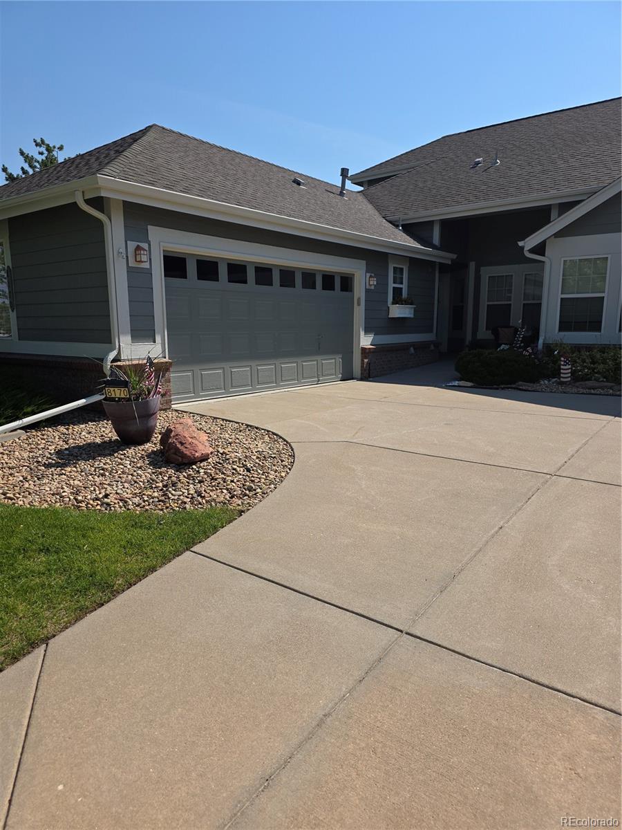 Heritage Eagle Bend Aurora Condo / Townhome | MLS #: 33406398170 S Winnipeg Court , Aurora Beds: 2 Baths: 2 Price: $530,000