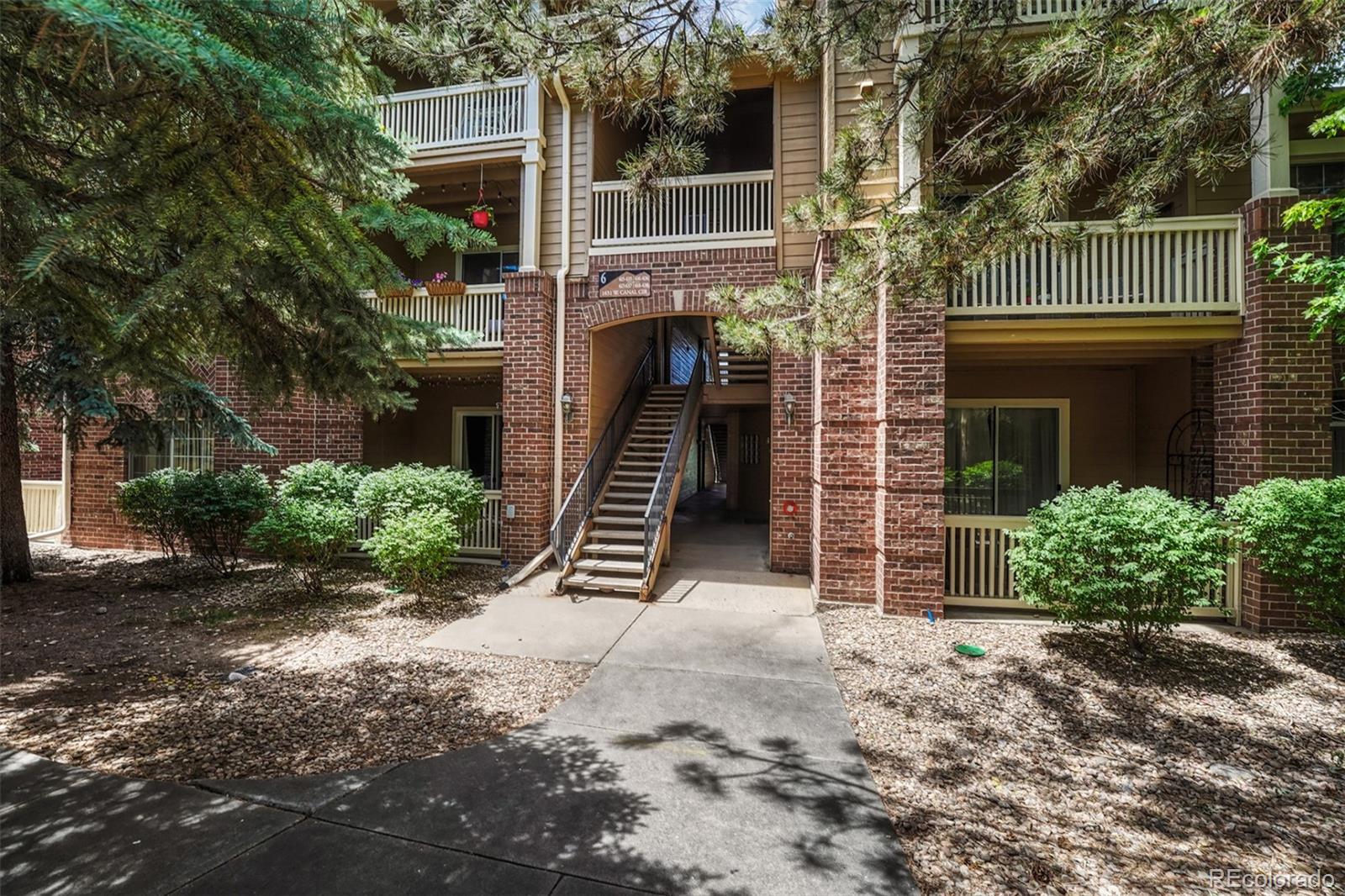  Littleton Condo / Townhome | MLS #: 28209611651 W Canal Circle 638, Littleton Beds: 1 Baths: 1 Price: $299,000