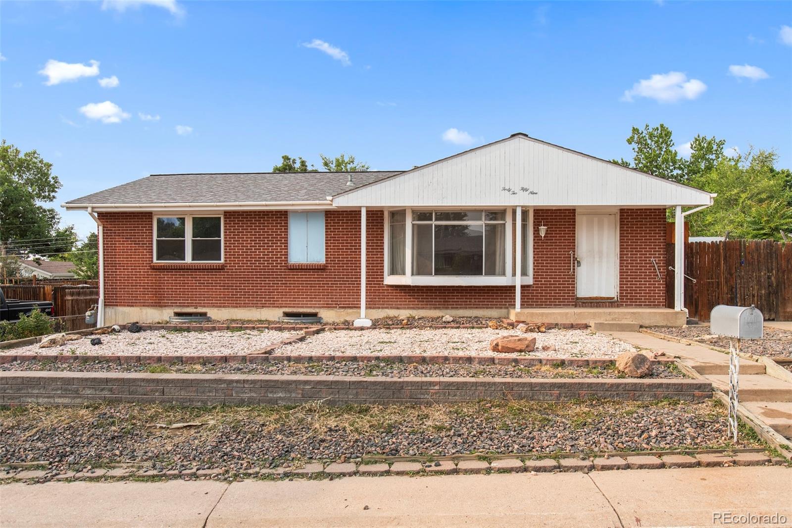 Littleton Home | MLS #: 43069804259 E Fremont Avenue, Littleton Beds: 4 Baths: 2 Price: $424,900