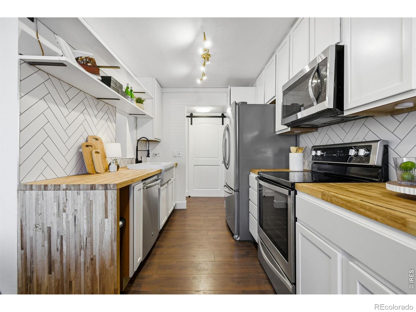  Littleton Condo / Townhome | MLS #: 45678910624778100 W Quincy Avenue N1, Littleton Beds: 1 Baths: 1 Price: $220,000