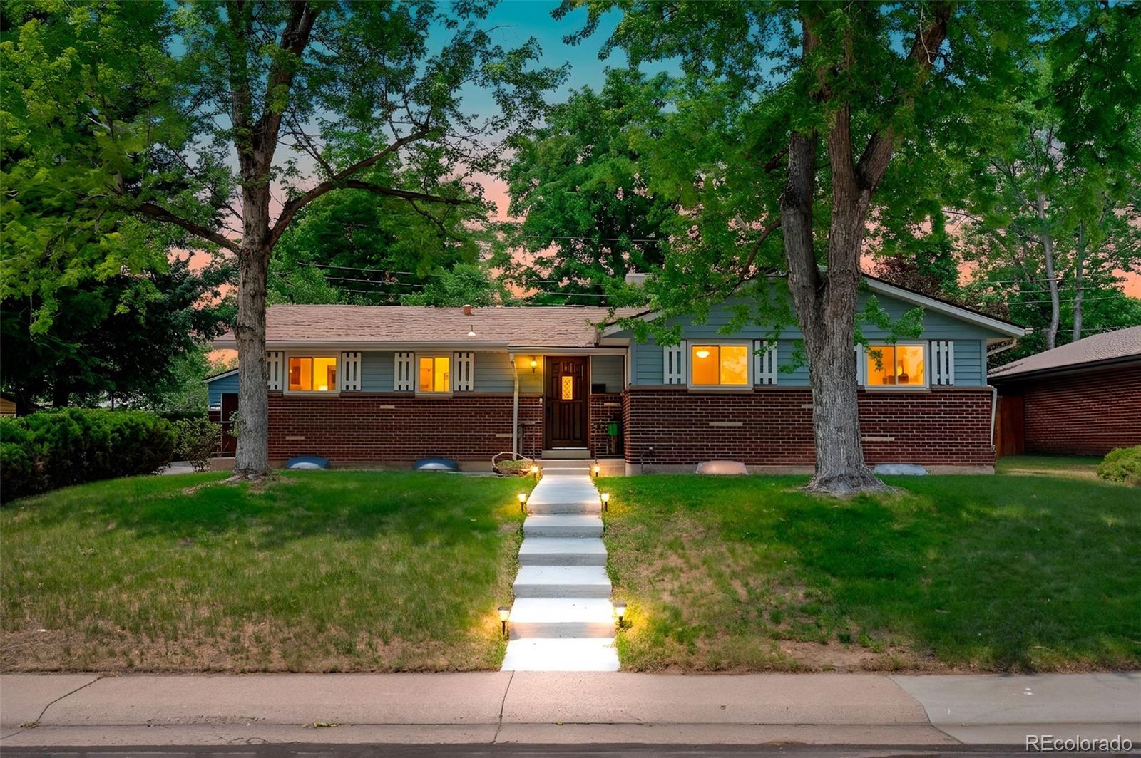 Greenwood Denver Home | MLS #: 30441191435 S Zephyr Street, Denver Beds: 5 Baths: 3 Price: $600,000