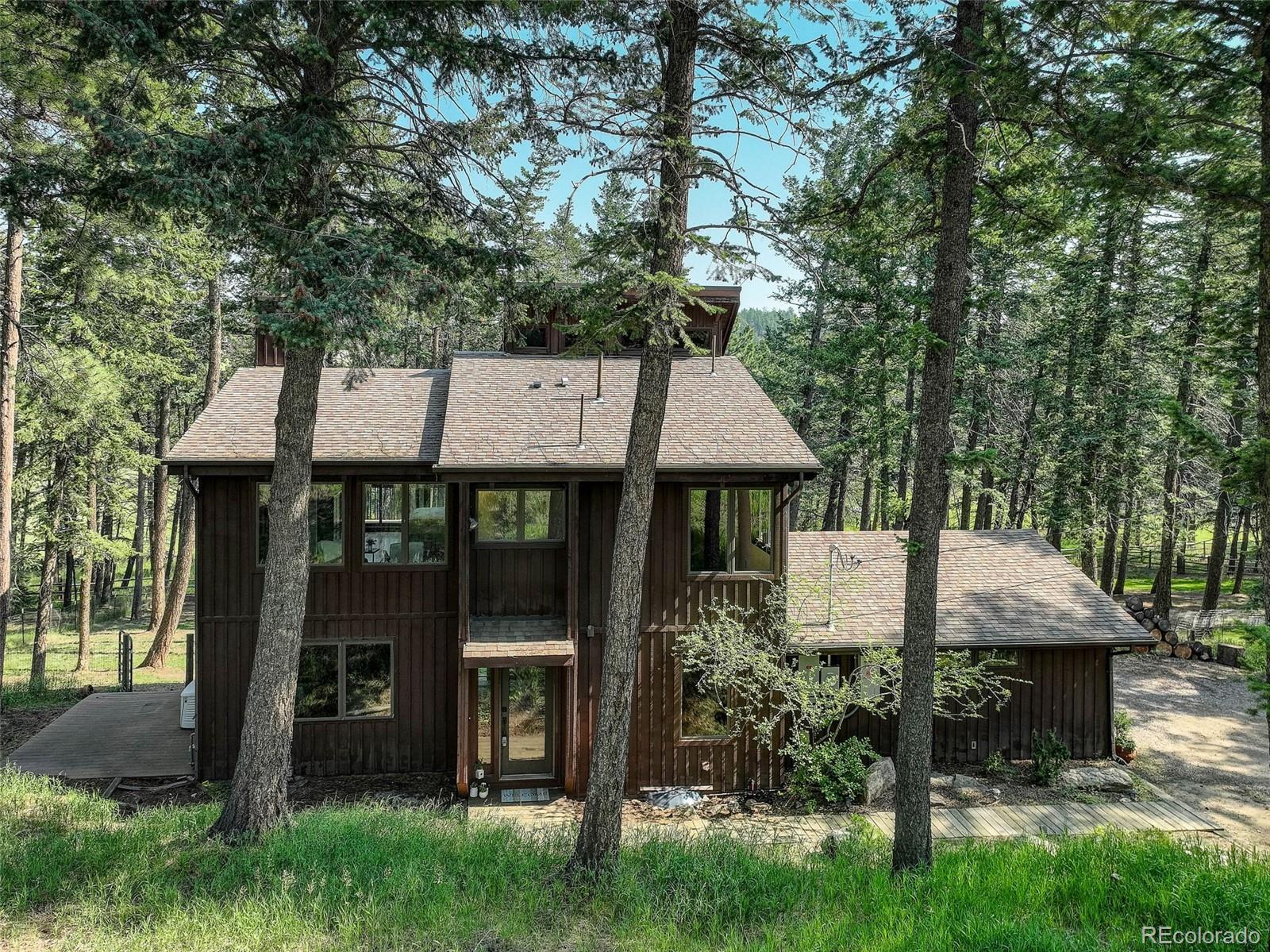  Golden Home | MLS #: 962311326161  Clear View Drive, Golden Beds: 4 Baths: 4 Price: $995,000