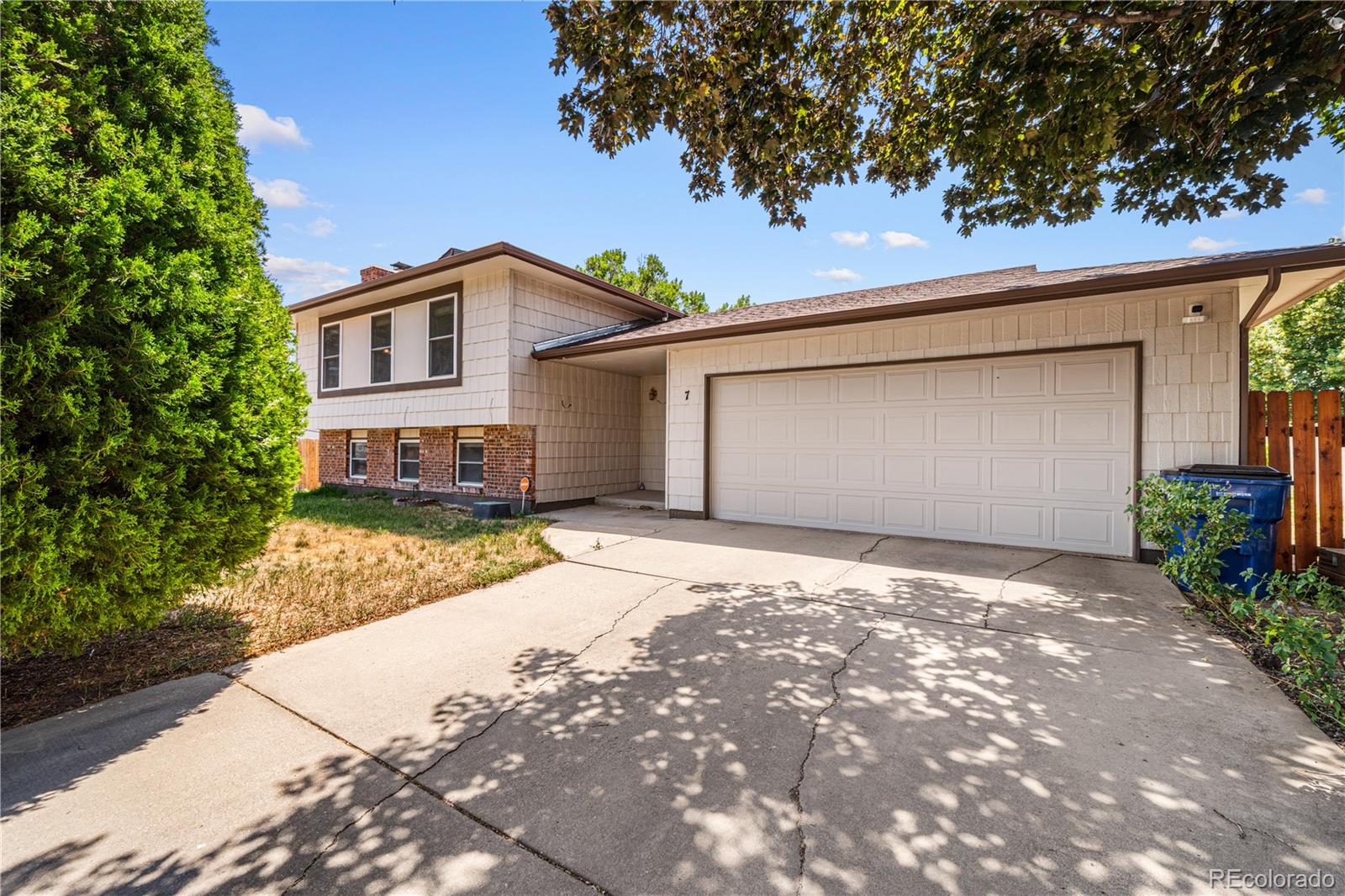  Pueblo Home | MLS #: 97427337  Emperor Court, Pueblo Beds: 3 Baths: 2 Price: $315,000