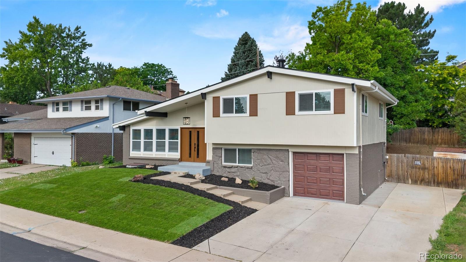 3021 s valentia street, Denver sold home. Closed on 2026-08-11 for $710,000.